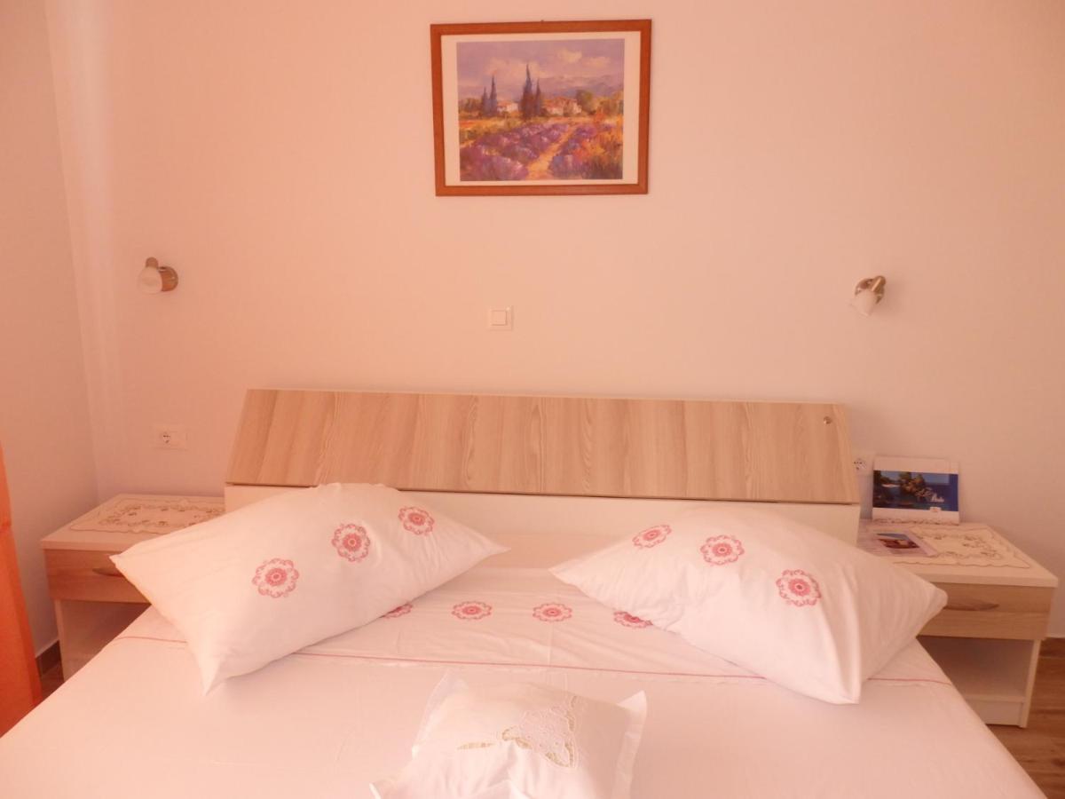Apartmani Stipan Брела Екстер'єр фото
