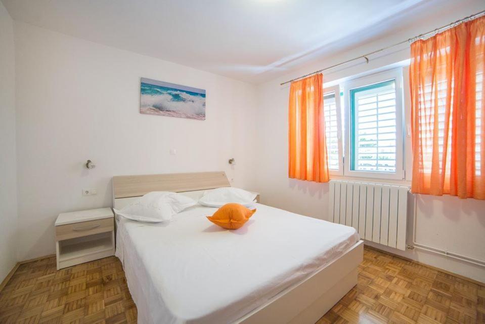 Apartmani Stipan Брела Екстер'єр фото