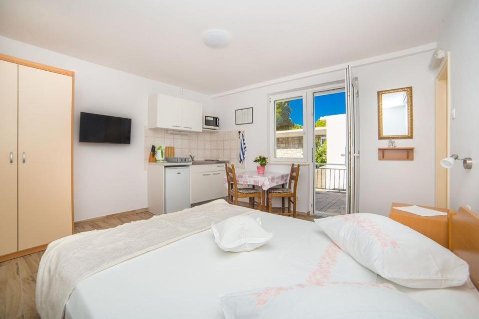 Apartmani Stipan Брела Екстер'єр фото