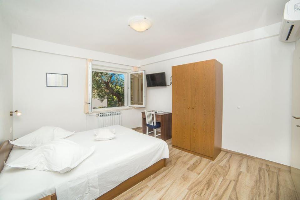 Apartmani Stipan Брела Екстер'єр фото